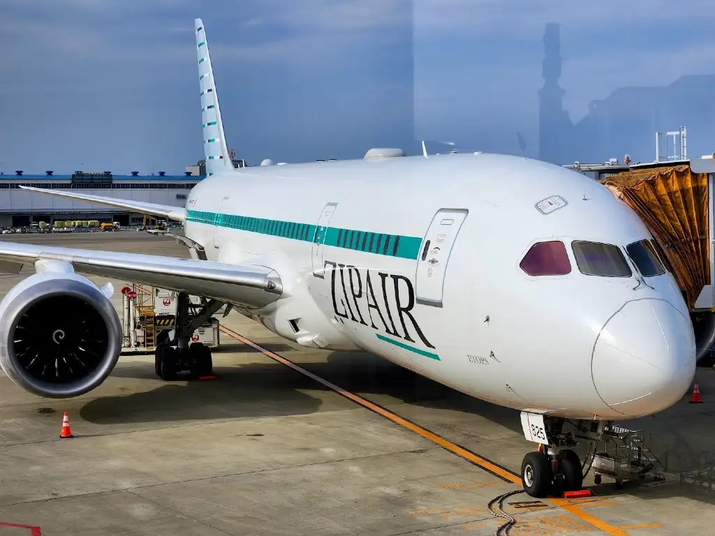 Zipair plane