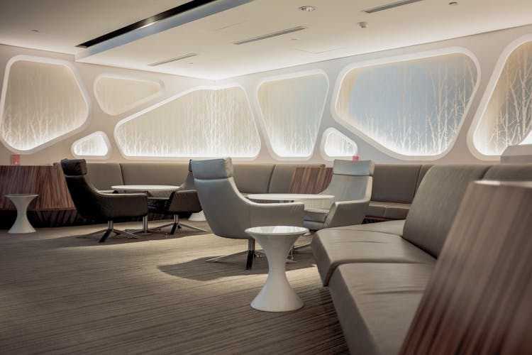 The Best Credit Cards with Airport Lounge Access