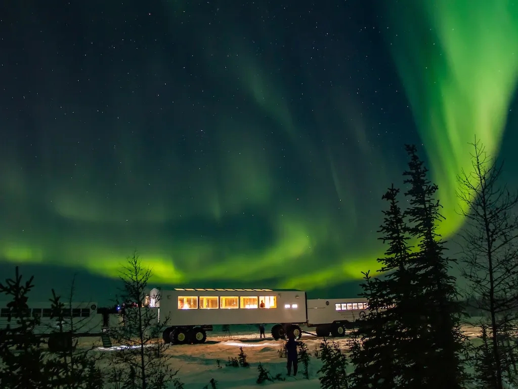 Dan's Diner in Manitoba under the Northern Lights