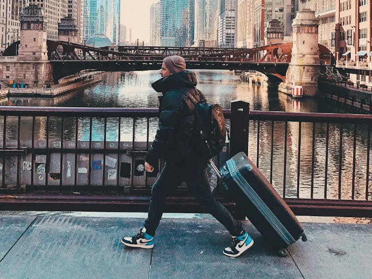 Bounce Luggage Storage Review: How the Service Works and How It Can Help You Travel Better