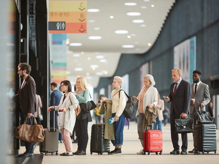 How Does CLEAR Work at Airport Security and Should You Get It? 